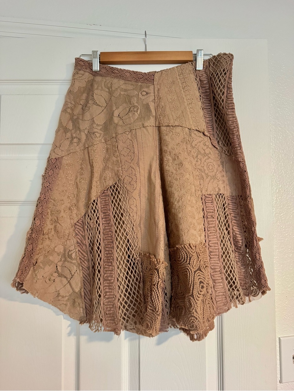 Free People Tess Patched Shorts Brownie Lace Patchwork Bermuda Shorts Size S NWT - Picture 4 of 6